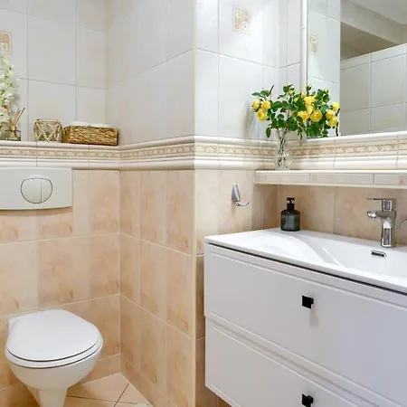 Port Iii, Sun & Snow *